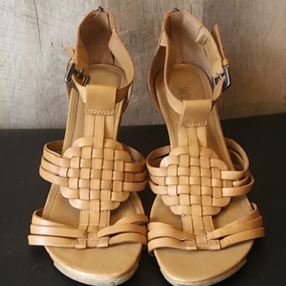 Kenneth Cole Sandels